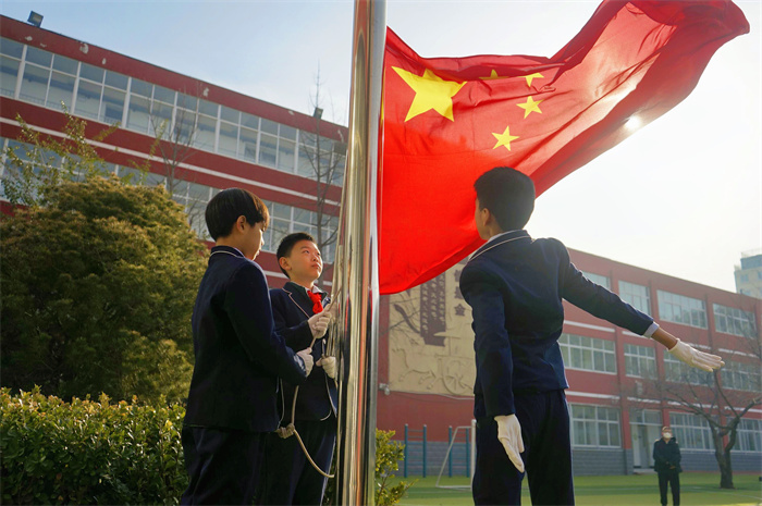 山东省济南市舜玉小学师生与珍宝岛边防连千里相会